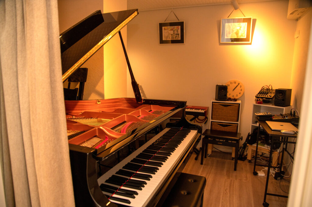D.S.Pコーポレーション施工　照明計画が施されたピアノ防音室