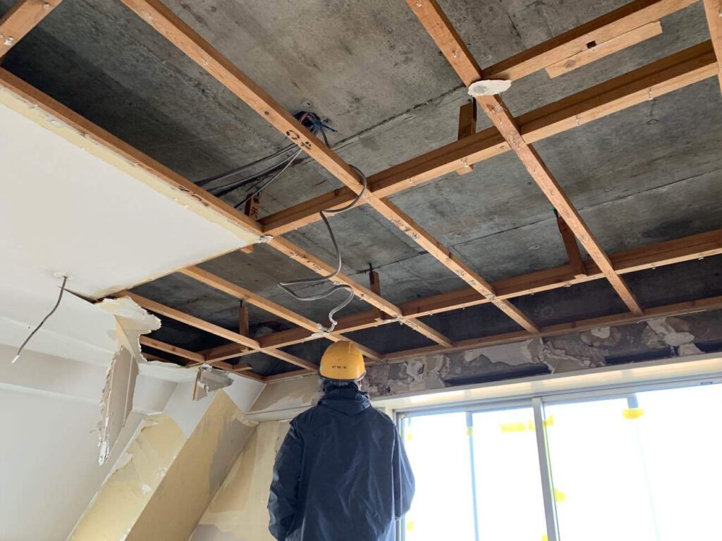 防音室の造り方　天井解体