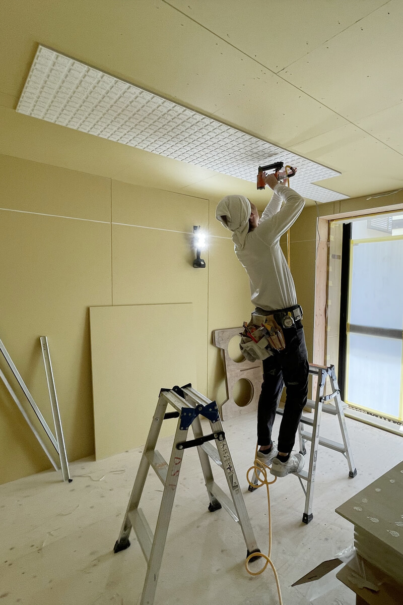 施工中の弊社スタッフ